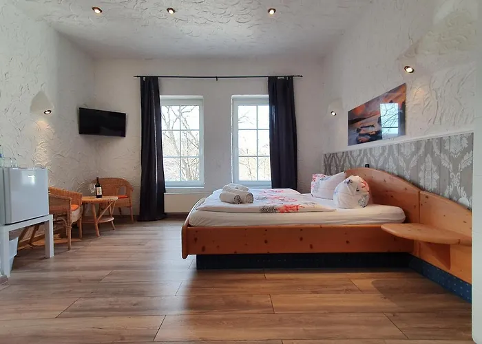 Hotel Ederseeblick 3*