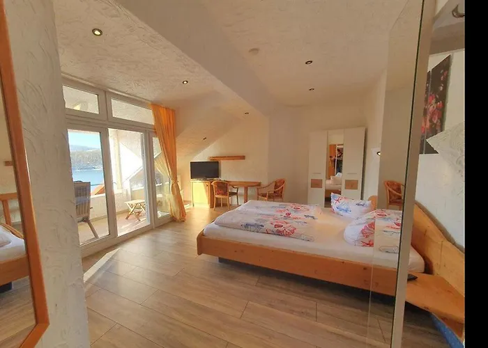 Hotel Ederseeblick 3*